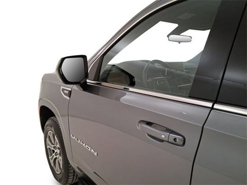 Used 2022 GMC Yukon SLE w/ Gmc Pro Safety Plus Package image 10