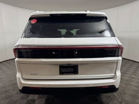 New 2025 Lincoln Navigator L Reserve w/ Jet Appearance Package image 4