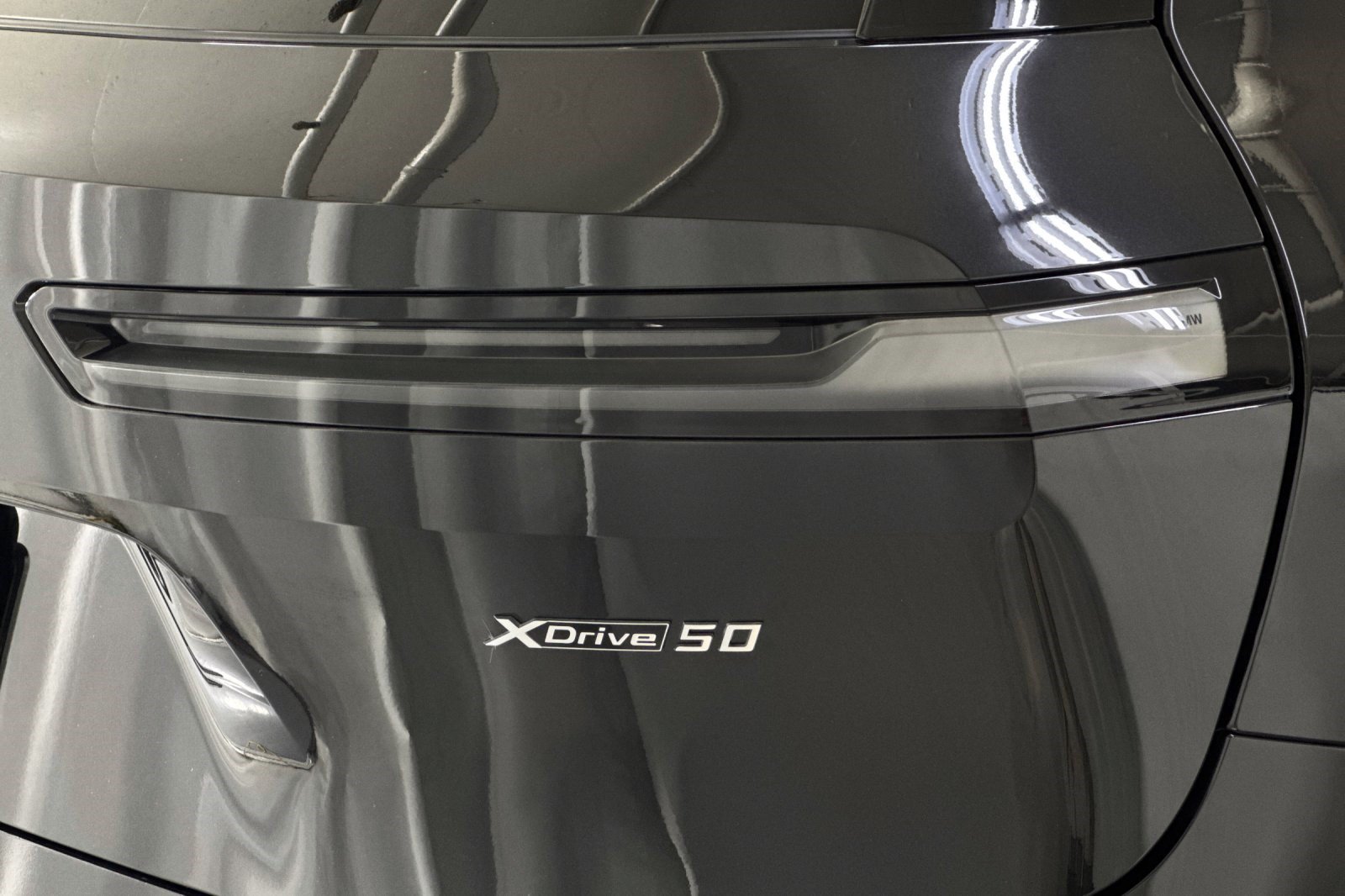 Used 2025 BMW iX xDrive50 AWD/4WD image 29