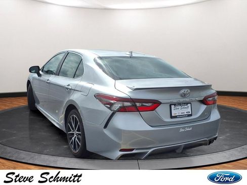 Used 2023 Toyota Camry SE w/ Convenience Package FWD image 3