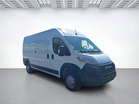 Used 2023 RAM ProMaster 2500 FWD image 2