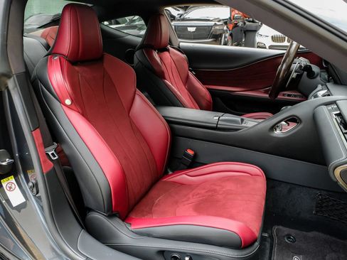 Used 2018 Lexus LC 500 Coupe w/ Sport Package RWD image 29