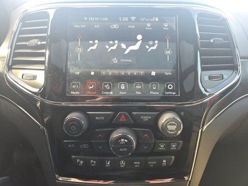 Used 2020 Jeep Grand Cherokee High Altitude image 28