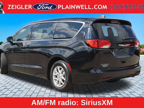 Used 2024 Chrysler Voyager LX FWD image 3