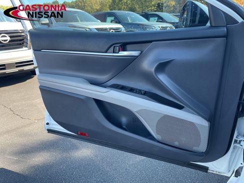 Used 2022 Toyota Camry SE image 46