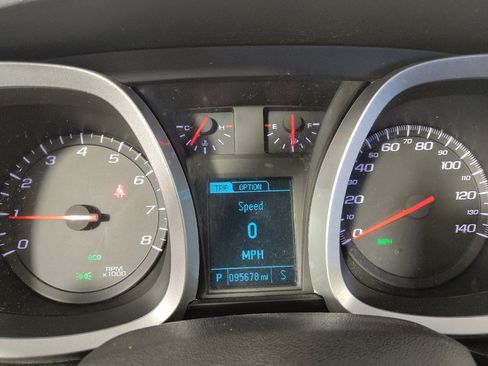 Used 2017 Chevrolet Equinox LS FWD image 23