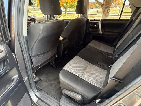 Used 2020 Toyota 4Runner SR5 4WD image 10