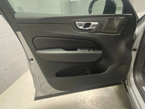 Used 2024 Volvo XC60 B5 Plus w/ Climate Package AWD/4WD image 7