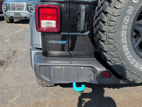 Used 2023 Jeep Wrangler Unlimited w/ Sun & Screen Package AWD/4WD image 21
