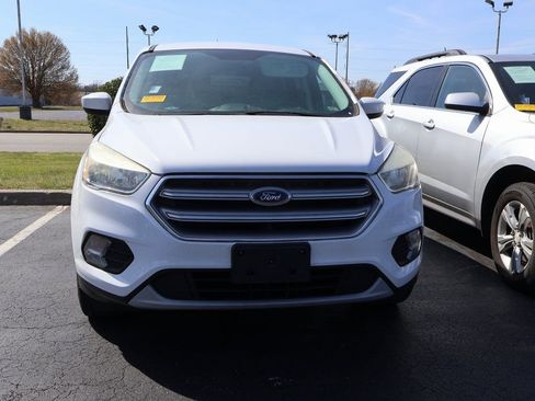 Used 2017 Ford Escape SE image 6