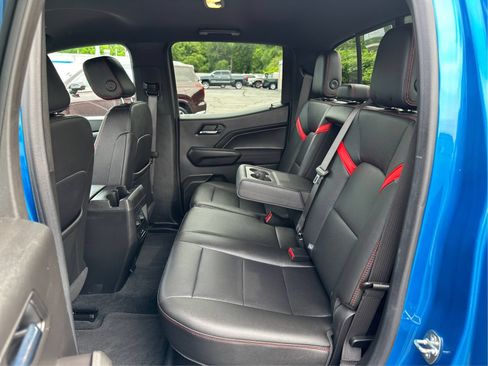 Used 2023 Chevrolet Colorado Z71 w/ Z71 Convenience Package 2 AWD/4WD image 10