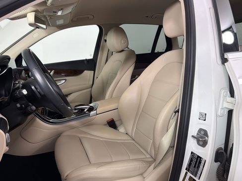 Used 2017 Mercedes-Benz GLC 300 image 5