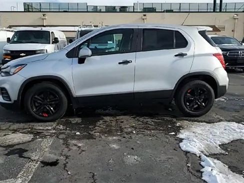 Certified 2020 Chevrolet Trax LS w/ Tint and Cruise Package image 4