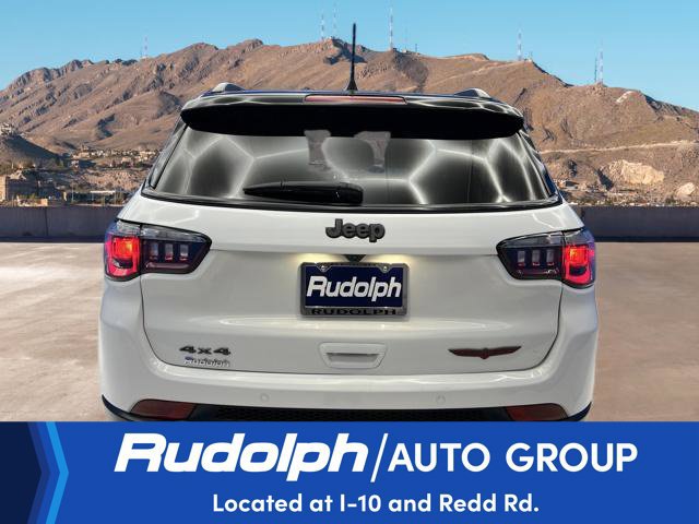 Used 2025 Jeep Compass Trailhawk w/ Trailer Tow Group AWD/4WD image 4