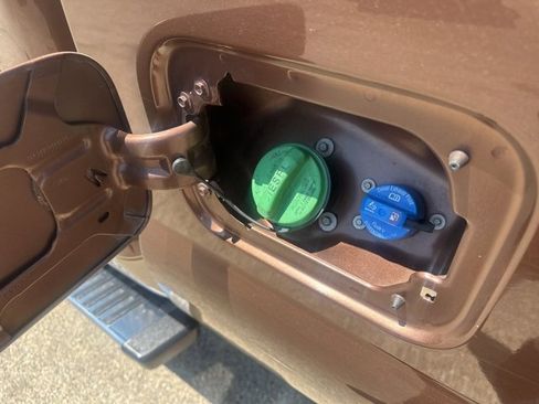 Used 2012 Ford F350 King Ranch w/ King Ranch w/Chrome Pkg image 21