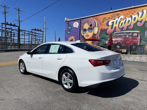 Used 2024 Chevrolet Malibu LT FWD image 3