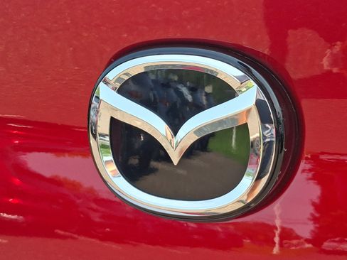 Certified 2025 MAZDA MAZDA3 s FWD image 29