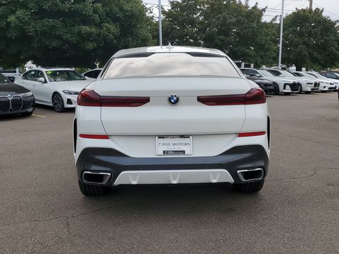 Used 2022 BMW X6 xDrive40i w/ M Sport Package AWD/4WD image 4