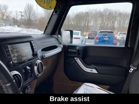 Used 2018 Jeep Wrangler Unlimited Rubicon image 15