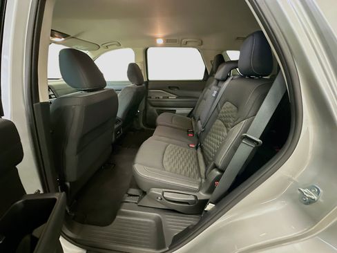 Used 2024 Nissan Pathfinder SV AWD/4WD image 29