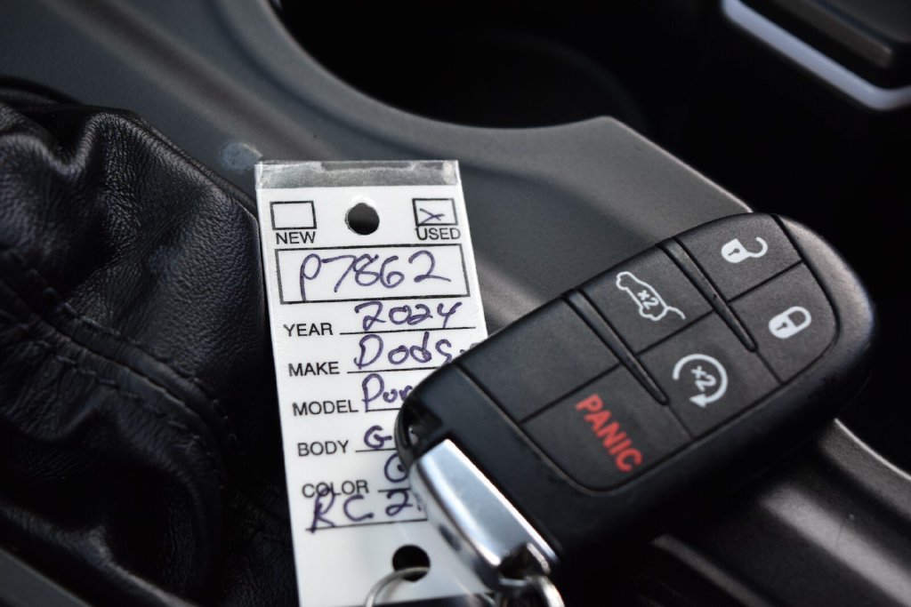 Used 2024 Dodge Durango GT AWD/4WD image 43