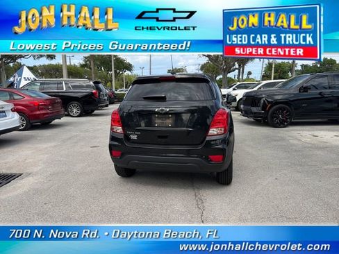 Used 2020 Chevrolet Trax LS w/ Tint and Cruise Package AWD/4WD image 8