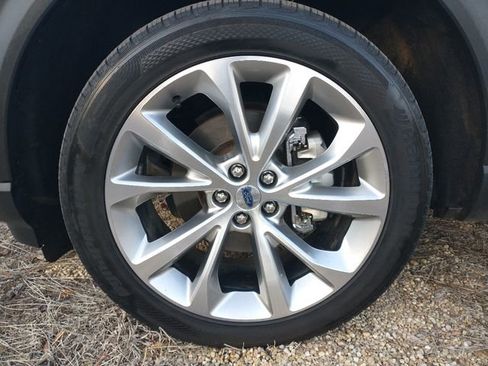 Used 2021 Ford Explorer Platinum w/ Equipment Group 601A image 23