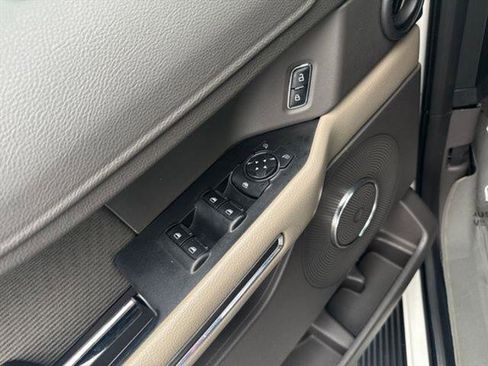 Used 2020 Ford Expedition XLT image 9