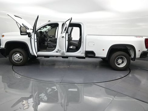 Used 2025 Chevrolet Silverado 3500 W/T AWD/4WD image 33