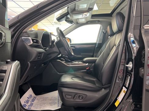Used 2023 Toyota Highlander Limited AWD/4WD image 22