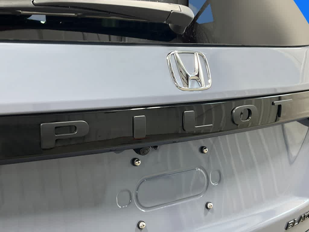 New 2026 Honda Pilot Black Edition image 7