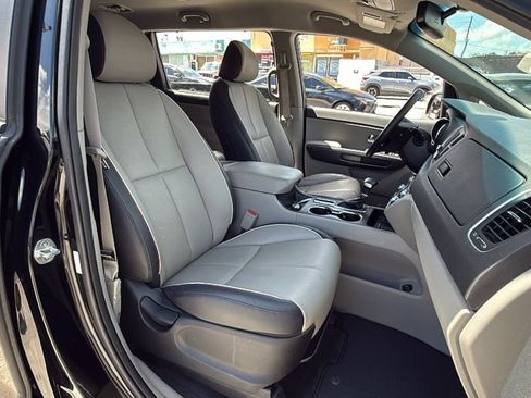 Used 2020 Kia Sedona EX FWD image 39