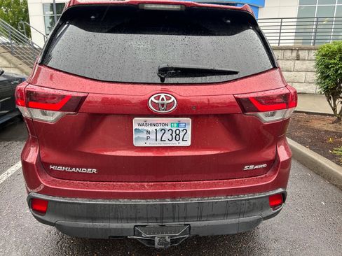 Used 2019 Toyota Highlander SE AWD/4WD image 5
