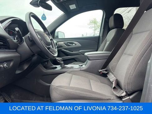 Used 2023 Chevrolet Traverse LT FWD image 6