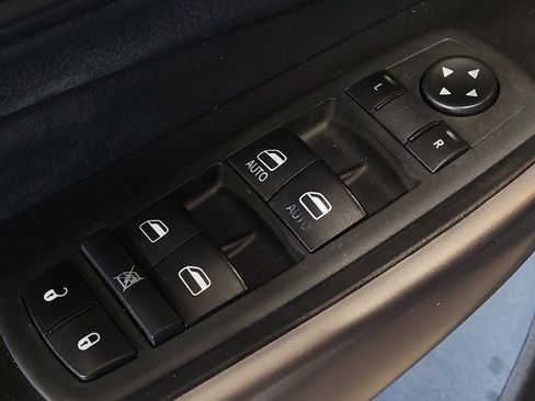 Used 2020 Jeep Cherokee Limited FWD image 27