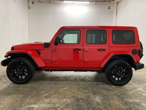 Used 2025 Jeep Wrangler Unlimited Sahara w/ Safety Group image 2