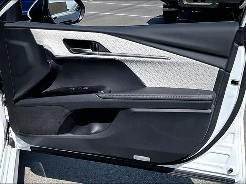 Used 2025 Toyota Camry XLE image 23