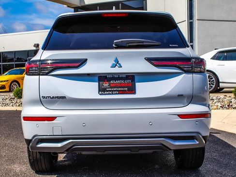 New 2025 Mitsubishi Outlander SE image 5