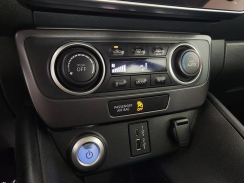 Used 2025 Nissan Leaf S FWD image 28