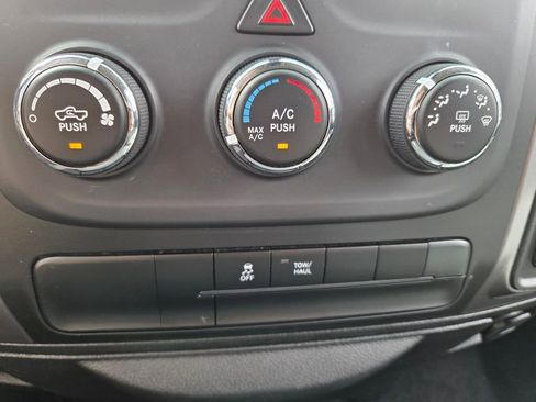 Used 2023 RAM 1500 Classic SLT AWD/4WD image 39