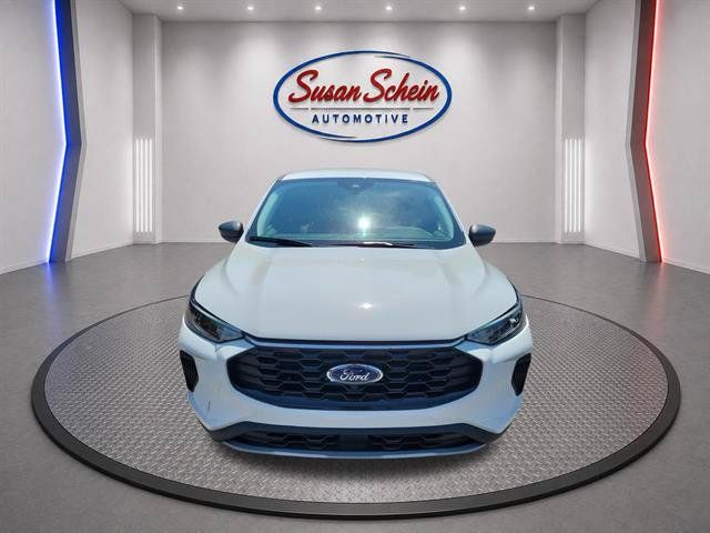 Used 2026 Ford Escape Active FWD image 2