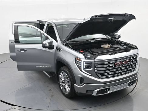 Used 2024 GMC Sierra 1500 Denali w/ Denali Reserve Package AWD/4WD image 39