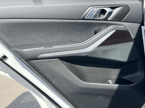 Used 2021 BMW X5 xDrive40i w/ Convenience Package image 16