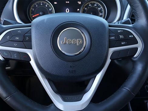 Used 2015 Jeep Cherokee Limited image 20