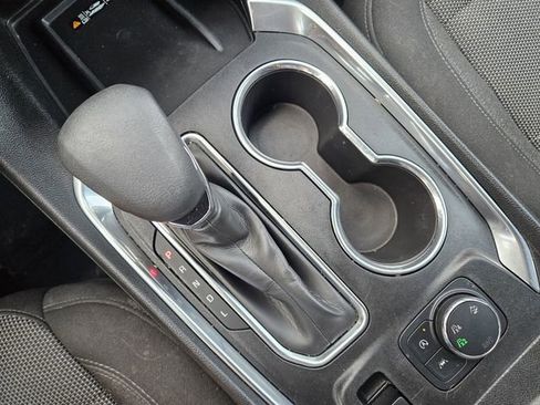 Used 2023 Chevrolet Traverse LT image 20