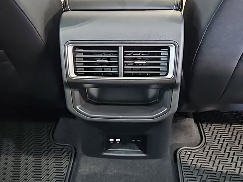 New 2026 Volkswagen Atlas Cross Sport SE image 18