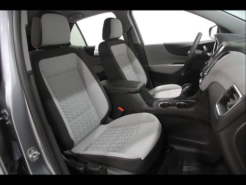 Certified 2023 Chevrolet Equinox LS w/ LS Convenience Package AWD/4WD image 17