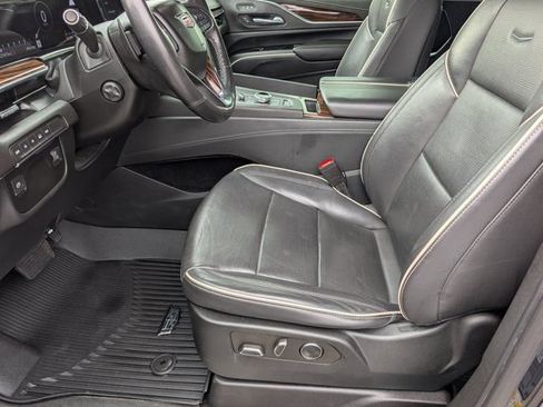 Used 2021 Cadillac Escalade ESV Premium Luxury w/ LPO, Illumination Package AWD/4WD image 15