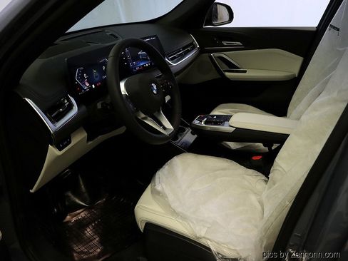 Used 2026 BMW X1 xDrive28i w/ Technology Package image 11