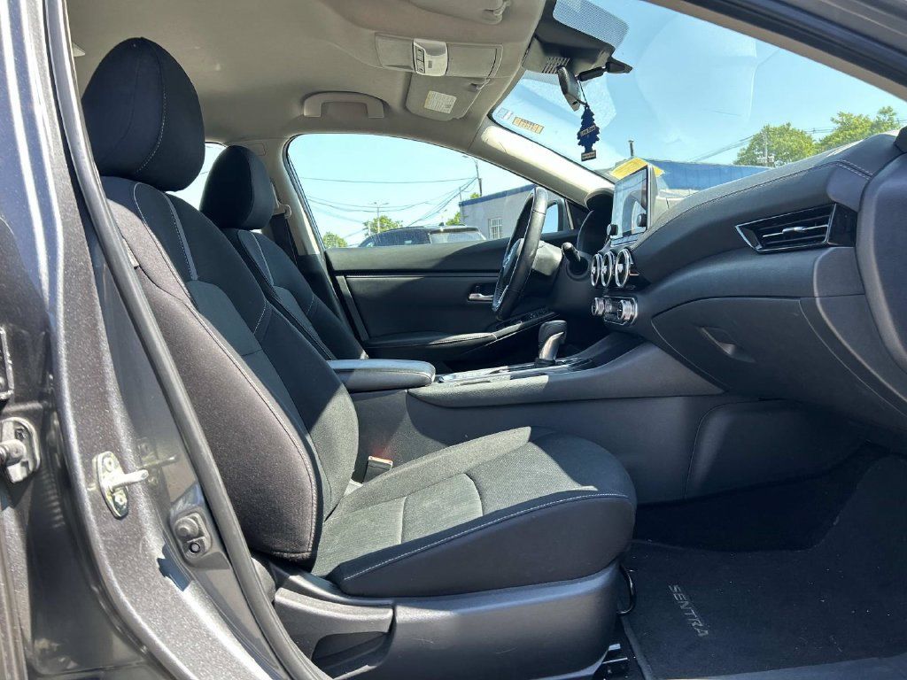 Certified 2020 Nissan Sentra SV FWD image 17